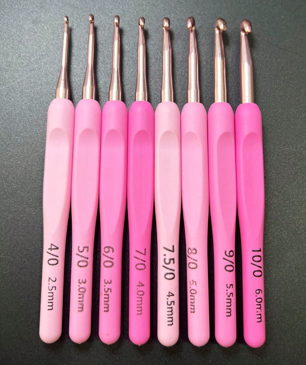 8-Piece Beginner Crochet Kit - Multi-Size Hooks (2.5mm – 6.0mm)